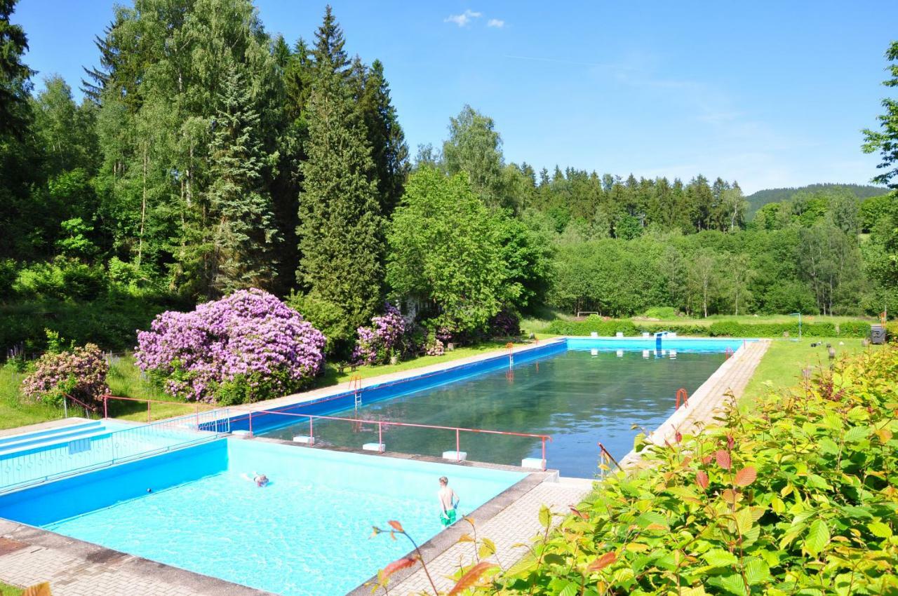 Am Waldbad Breitenbach (Thuringia)